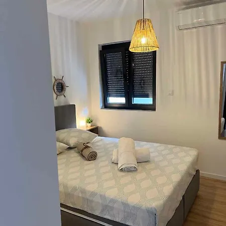 In 42936 Apartment Dramalj