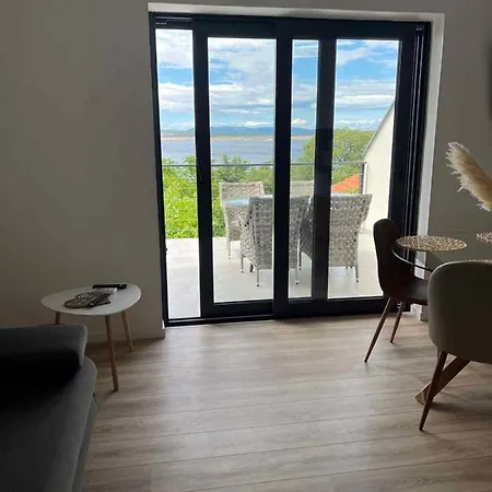 Apartment In 42936 Dramalj