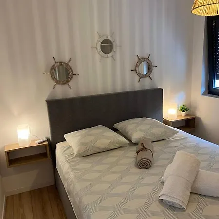In 42936 Apartment *