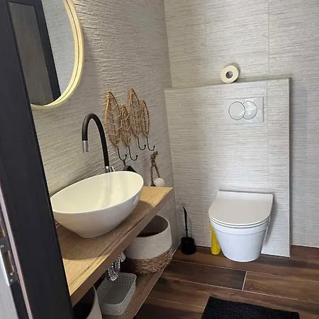 In 42936 Apartment *